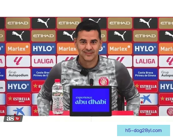 米歇尔盼亚马尔身披队服更完美